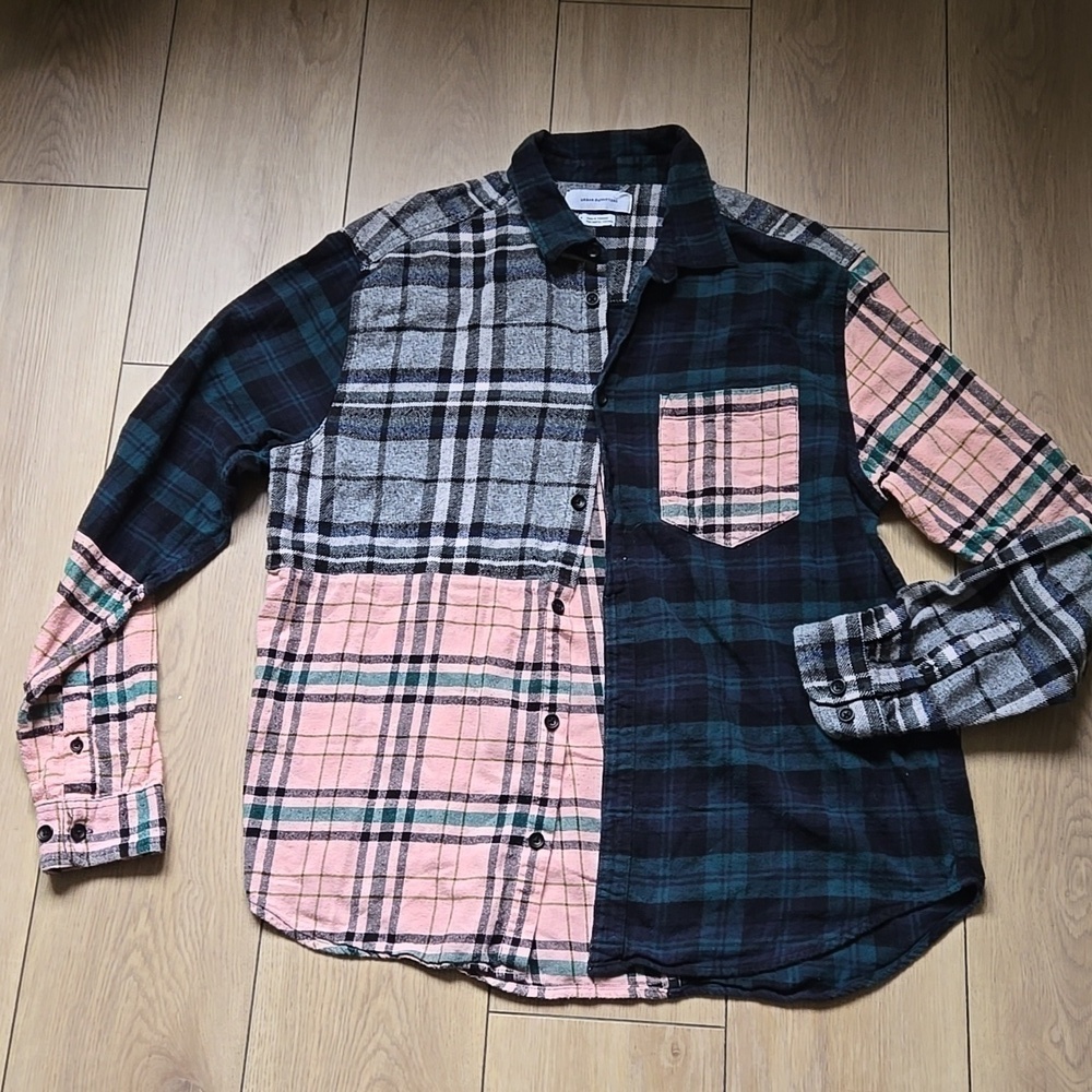 URBAN OUTFITTERS Patchwork Flannel size M - Picture 2 of 8